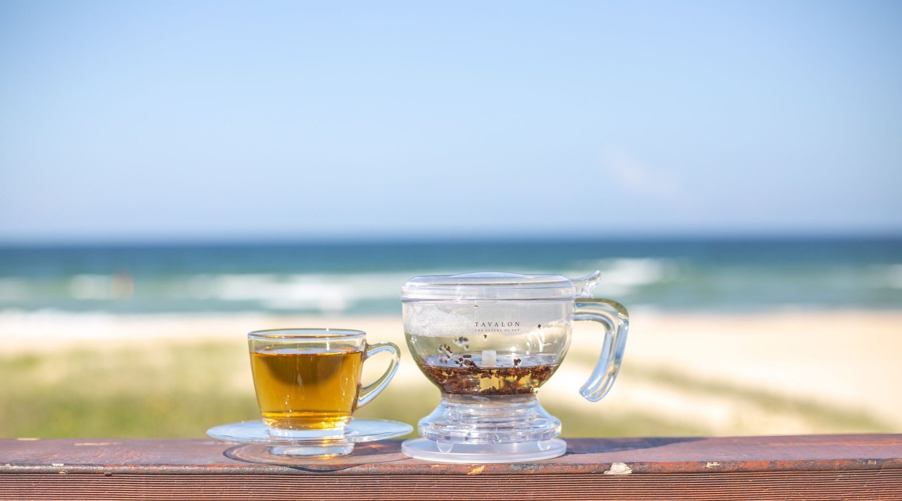 Gravity Teapit & Clear Cups and Saucer | Tavalon Tea Australia & New Zealand
