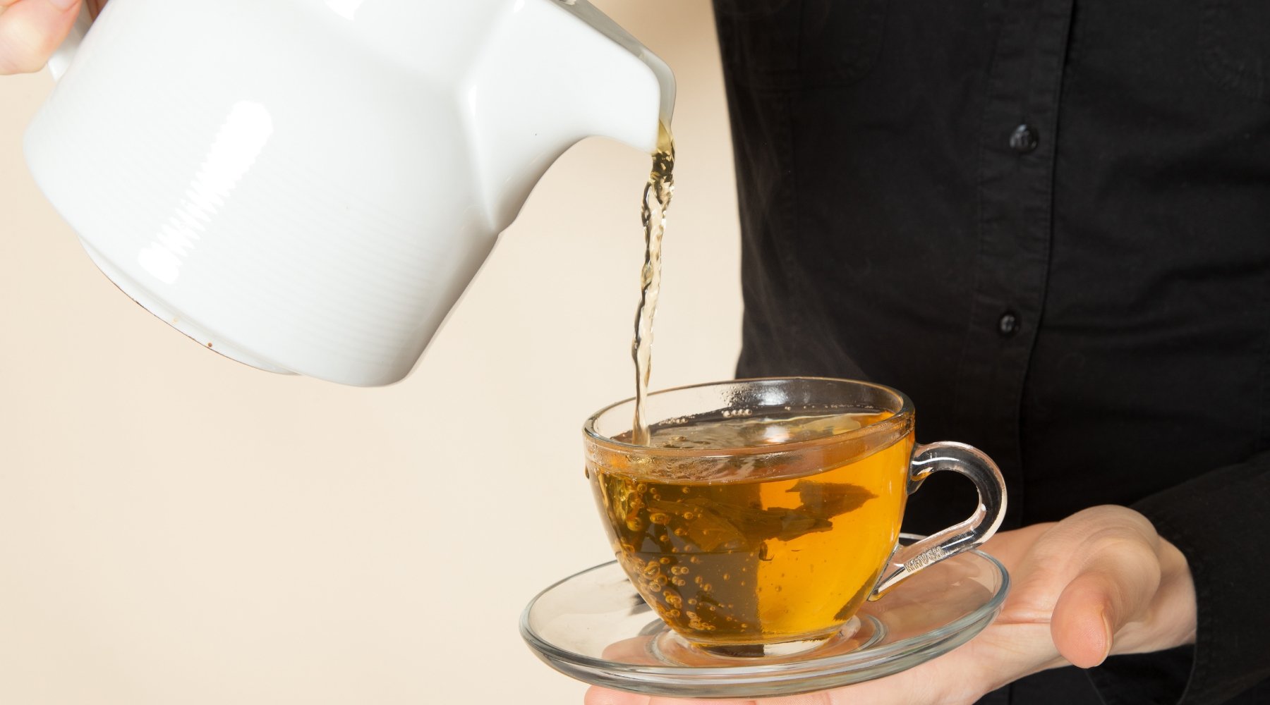 Pouring Tea in a Cup | Tavalon Tea Australia & New Zealand